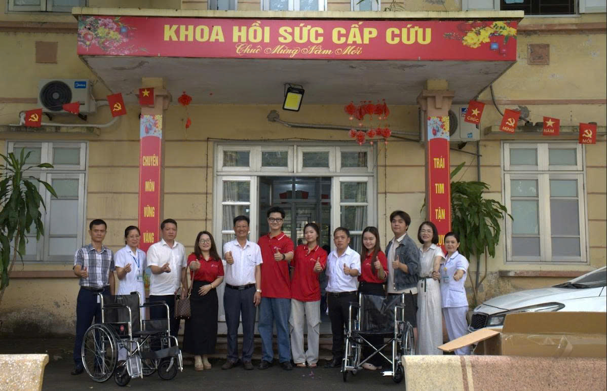  Fulco trao tặng 2 xe lăn tại bệnh viện đa khoa Chương Mỹ 