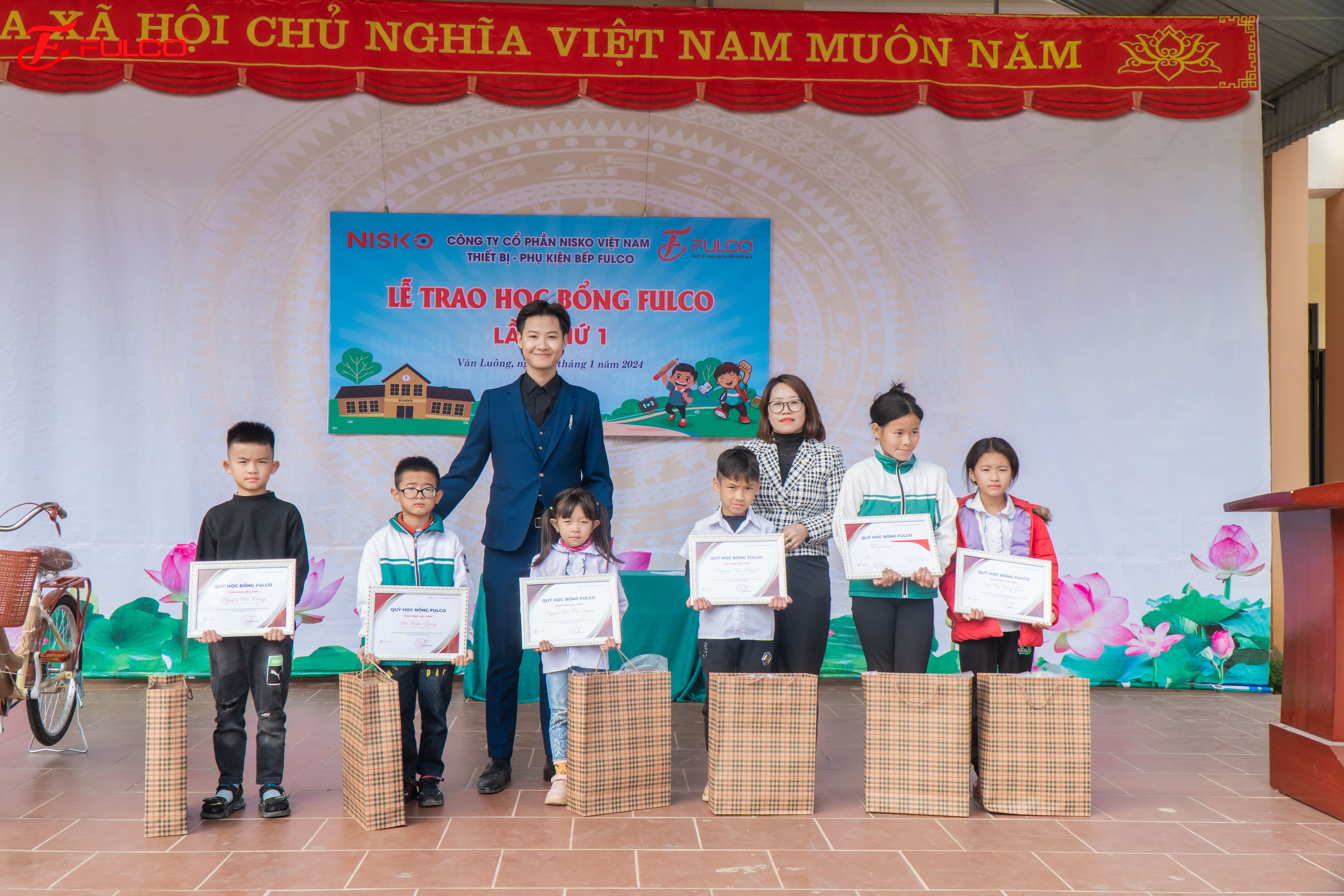 FULCO | QUỸ HỌC BỔNG FULCO - HÀNH TRÌNH TRI THỨC CHO EM