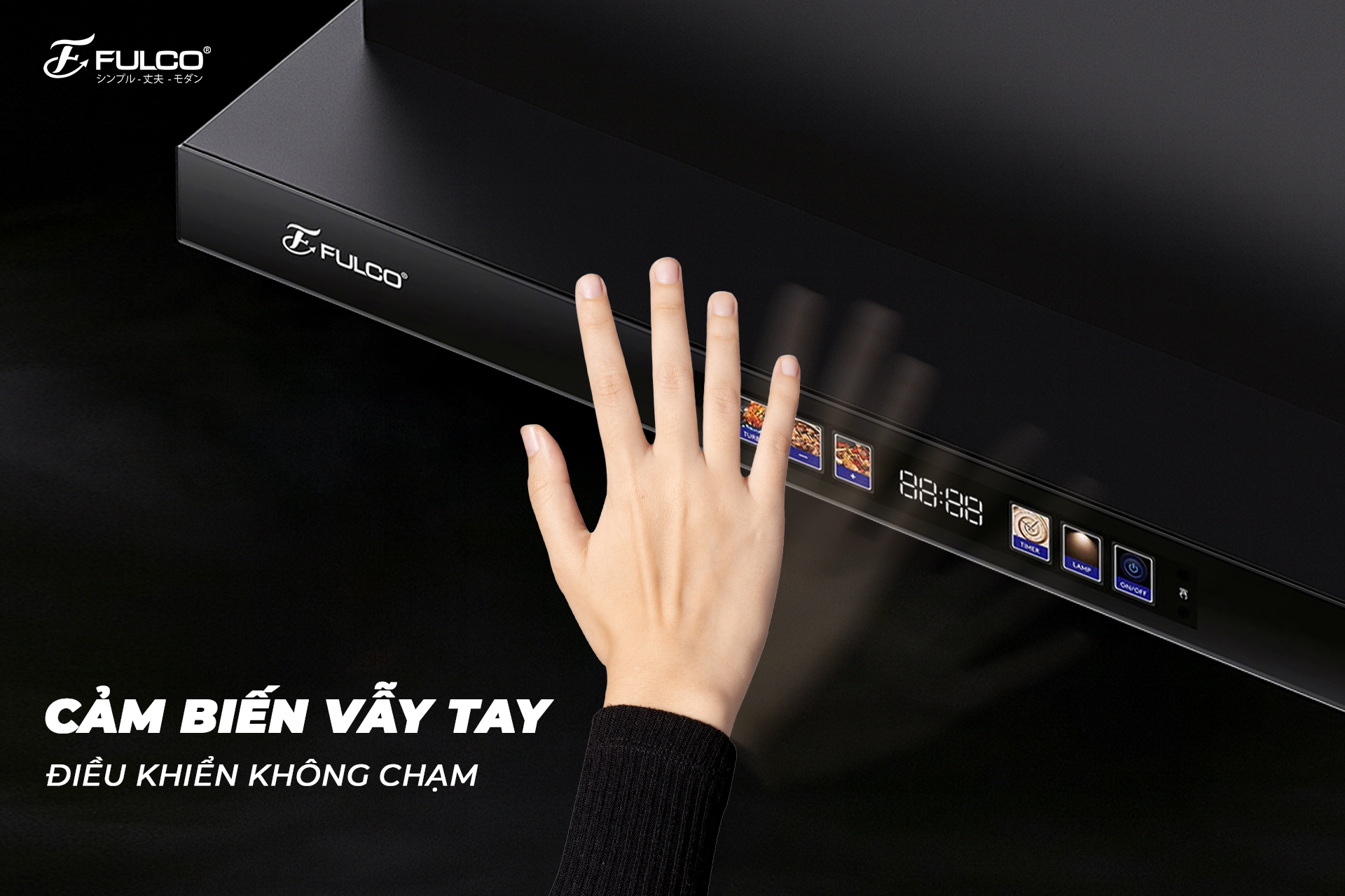 Người dùng đang sử dụng tính năng vẫy tay không chạm trên máy hút mùi FULCO FC-JP350K7.